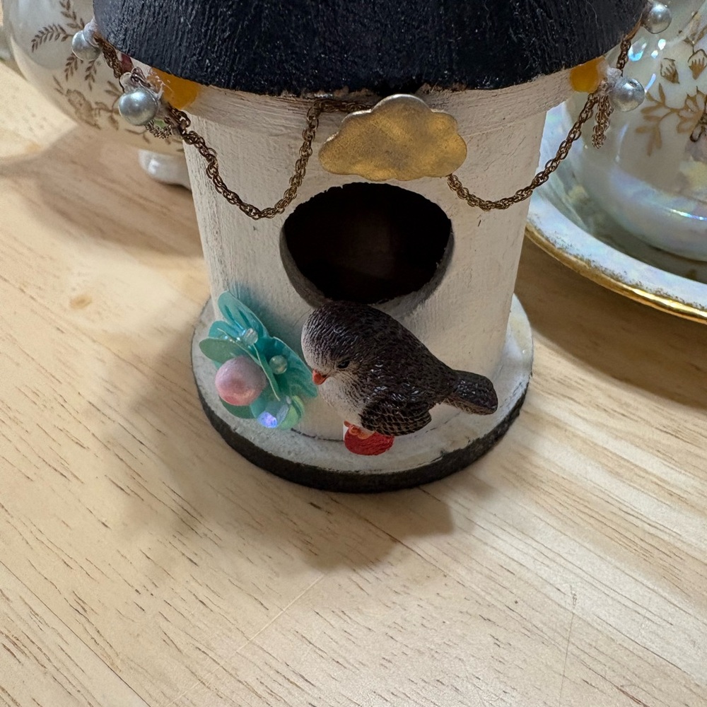 Repurposed Vintage Jewelry Birdhouse